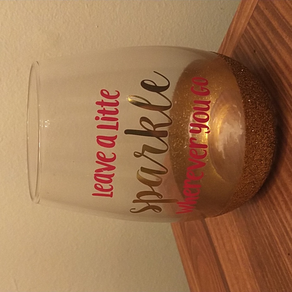 Cute best friends gift! Gold glitter stemless wine glass.